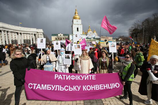 Демонстрации, посвященные Международному женскому дню, за рубежом