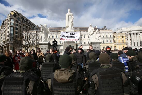 Демонстрации, посвященные Международному женскому дню, за рубежом