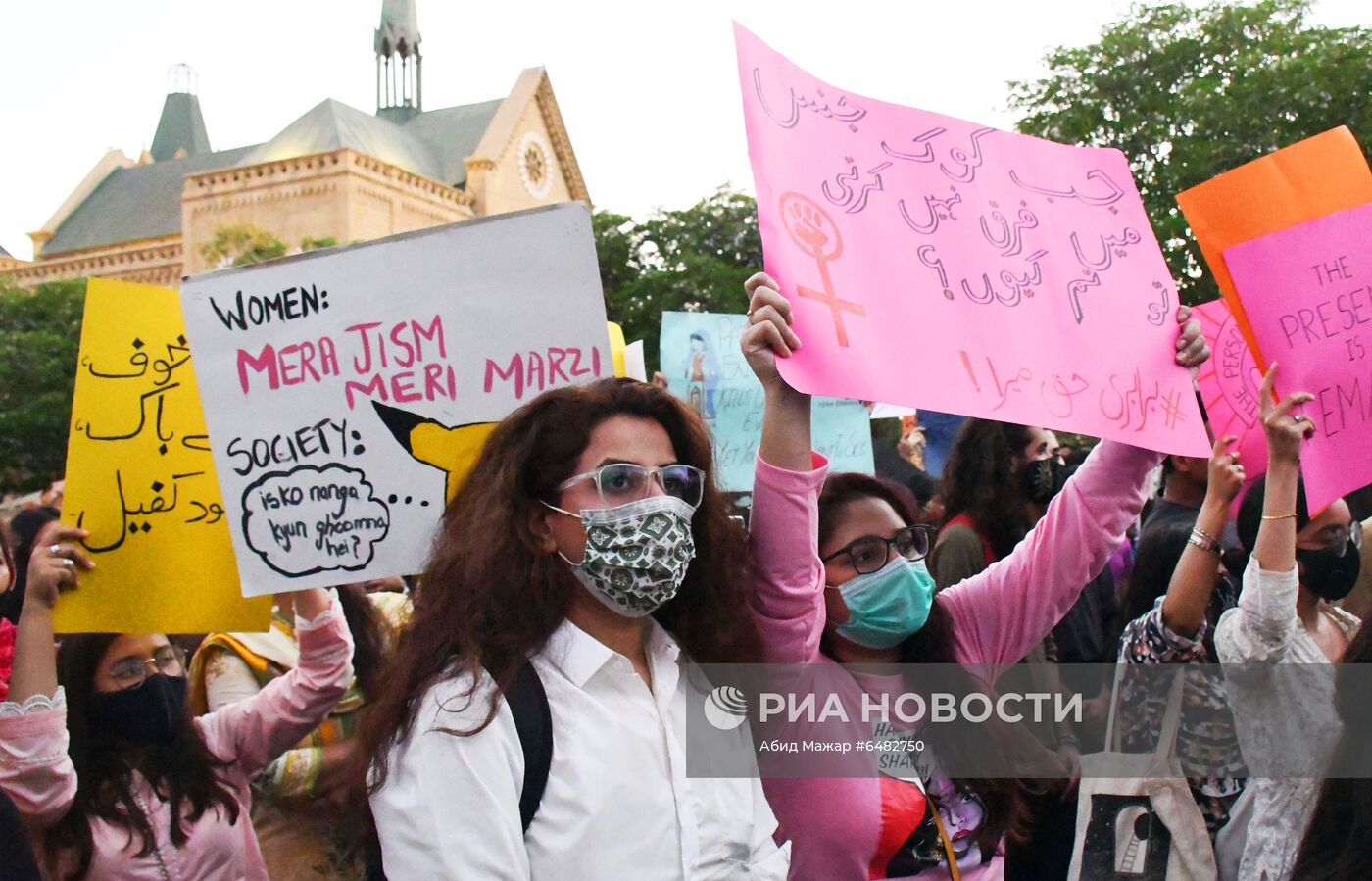 Демонстрации, посвященные Международному женскому дню, за рубежом