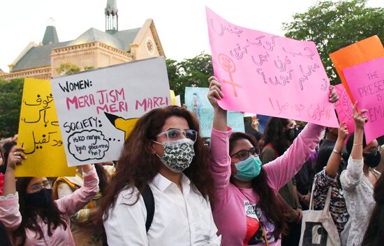 Демонстрации, посвященные Международному женскому дню, за рубежом