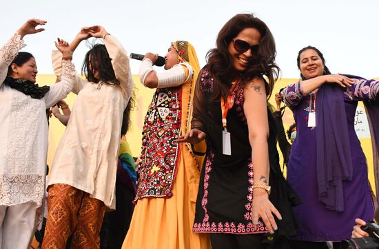 Демонстрации, посвященные Международному женскому дню, за рубежом