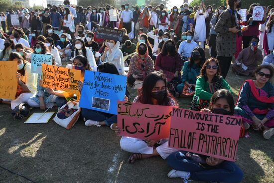 Демонстрации, посвященные Международному женскому дню, за рубежом