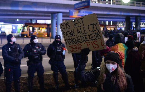 Демонстрации, посвященные Международному женскому дню, за рубежом