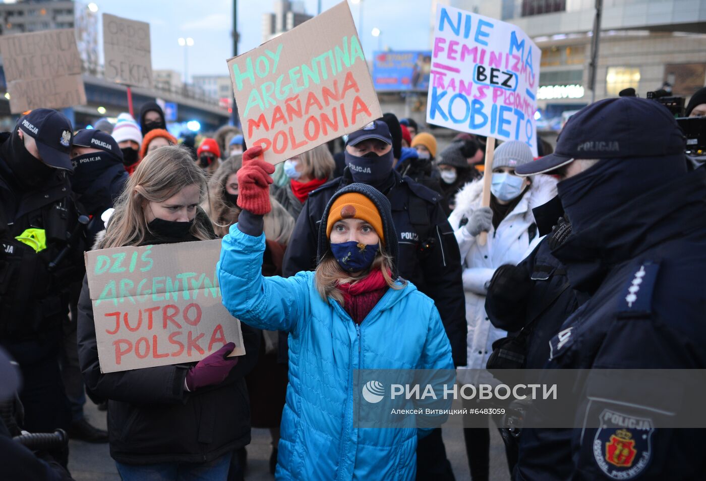 Демонстрации, посвященные Международному женскому дню, за рубежом