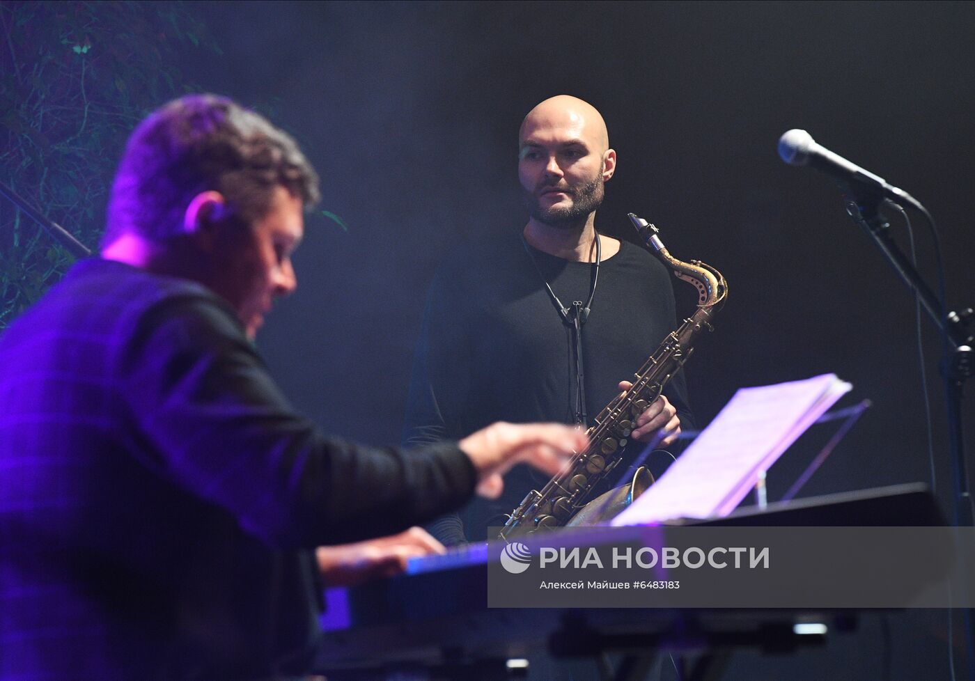 Концерт в оранжерее "Аптекарского огорода"