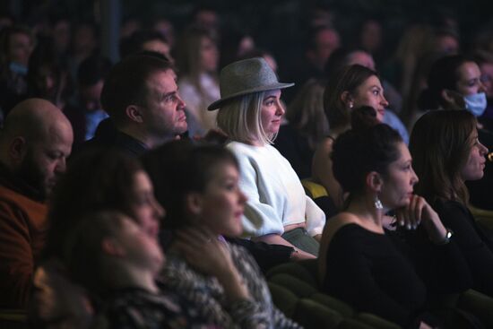 Концерт в оранжерее "Аптекарского огорода"