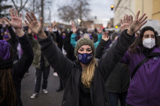 Демонстрации, посвященные Международному женскому дню, за рубежом