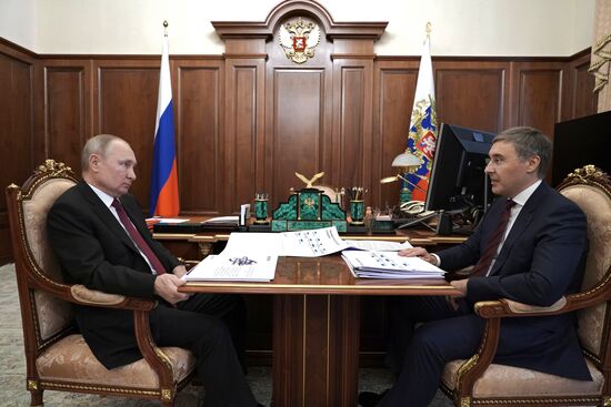 Президент РФ В. Путин встретился с министром науки и высшего образования РФ В. Фальковым