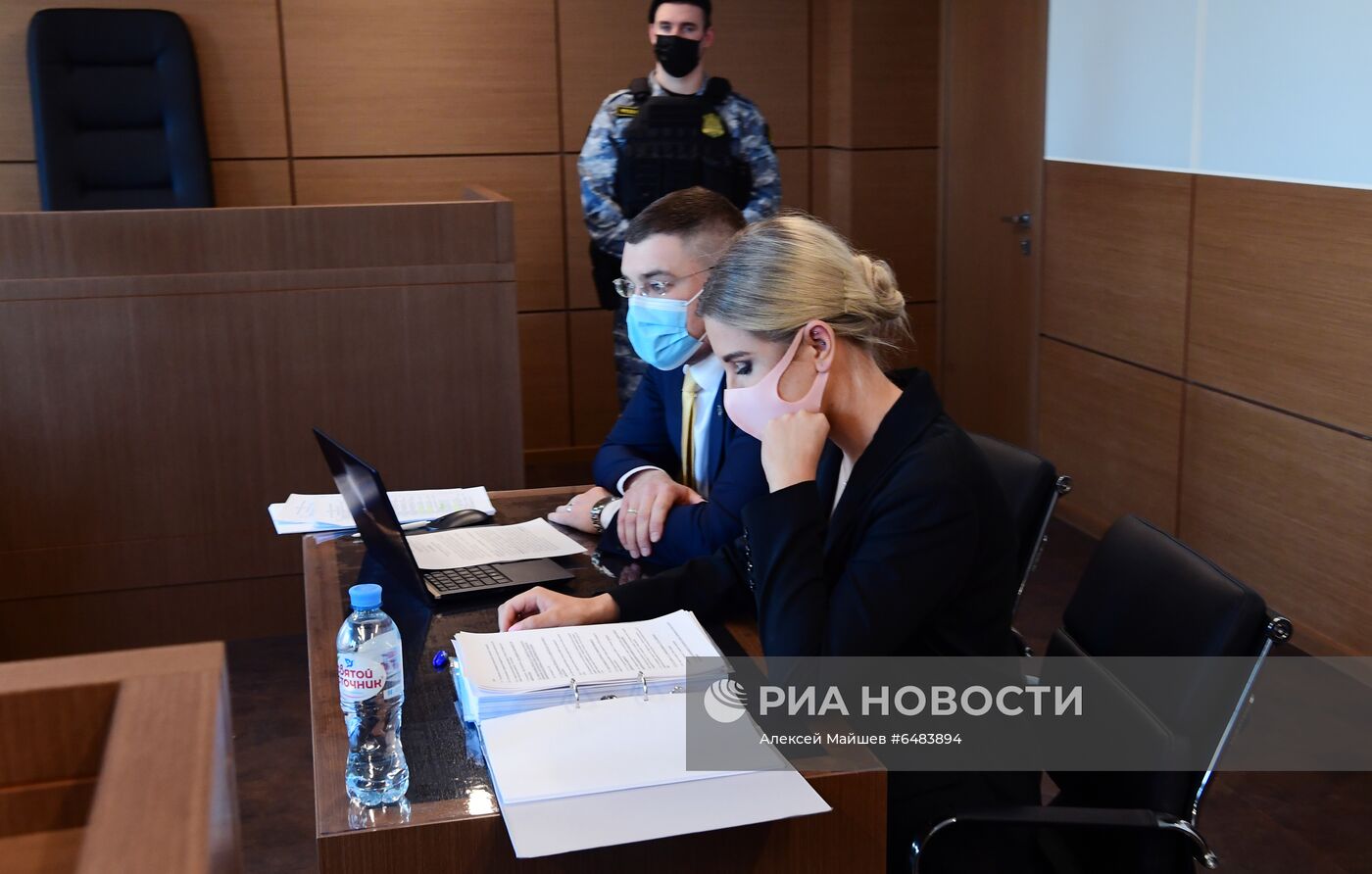 Рассмотрение по существу дела в отношении Л. Соболь