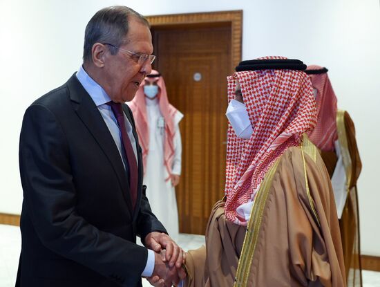 Визит главы МИД РФ С. Лаврова в Саудовскую Аравию