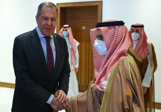 Визит главы МИД РФ С. Лаврова в Саудовскую Аравию