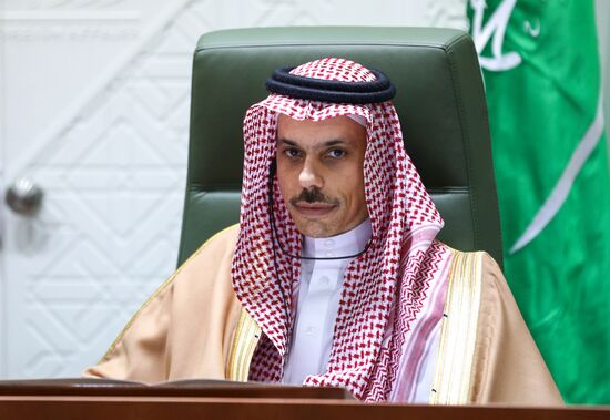 Визит главы МИД РФ С. Лаврова в Саудовскую Аравию