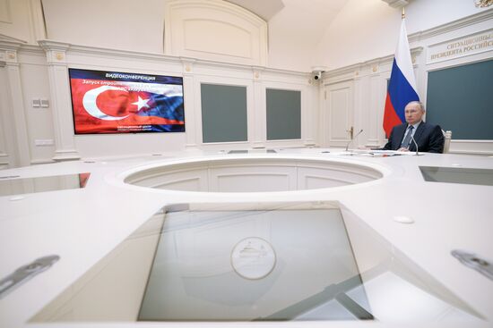 Президент РФ В. Путин с президентом Турции Р. Т. Эрдоганом дали старт строительству третьего энергоблока АЭС "Аккую"
