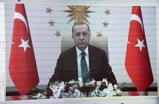 Президент РФ В. Путин с президентом Турции Р. Т. Эрдоганом дали старт строительству третьего энергоблока АЭС "Аккую"