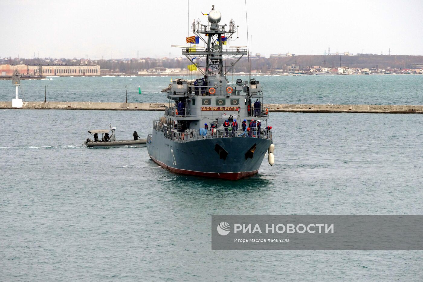 В порт Одессы вошли военные корабли НАТО