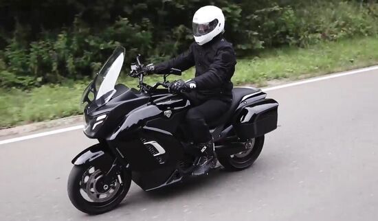 Первый прототип электрического мотоцикла Aurus