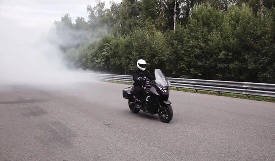 Первый прототип электрического мотоцикла Aurus