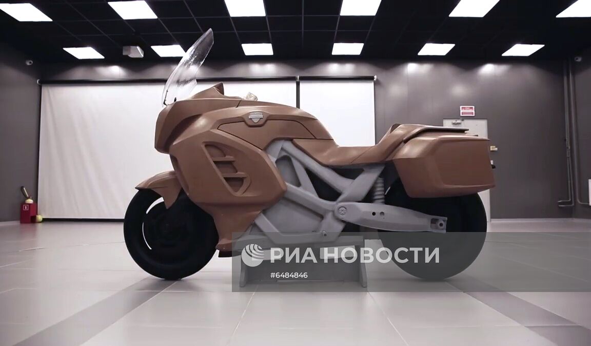 Первый прототип электрического мотоцикла Aurus
