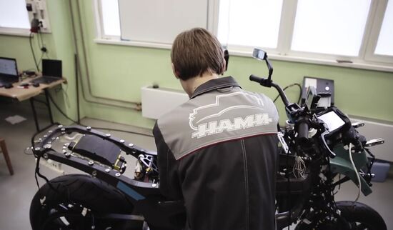 Первый прототип электрического мотоцикла Aurus