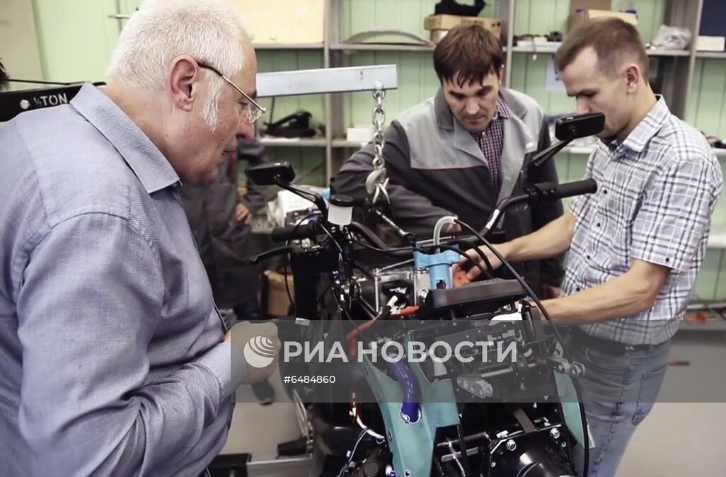 Первый прототип электрического мотоцикла Aurus