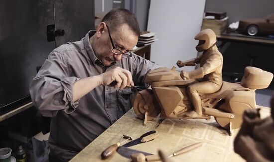 Первый прототип электрического мотоцикла Aurus