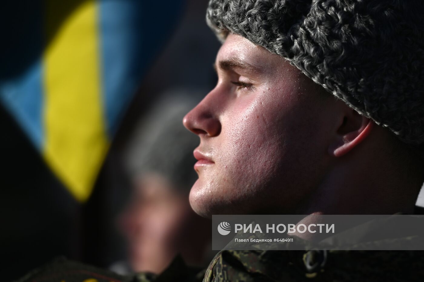 Подготовка военнослужащих Преображенского полка к военному параду на Красной площади