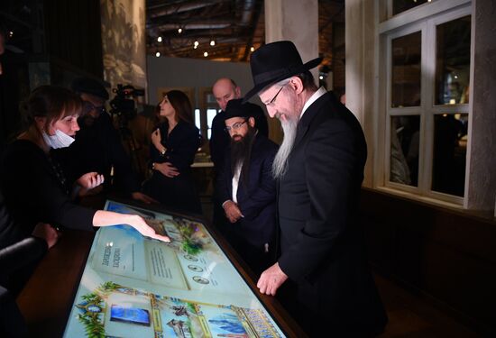 Открытие инсталляции о хасидах в Еврейском музее и центре толерантности