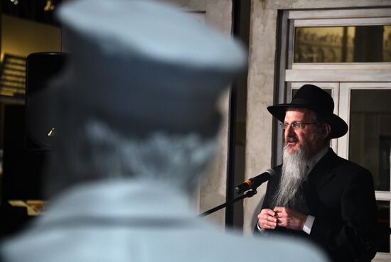 Открытие инсталляции о хасидах в Еврейском музее и центре толерантности