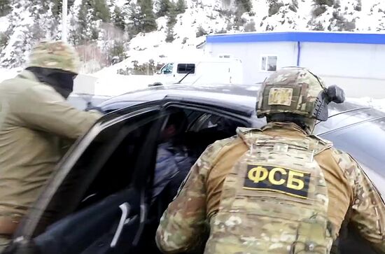ФСБ РФ пресекла деятельность подпольных оружейных мастерских