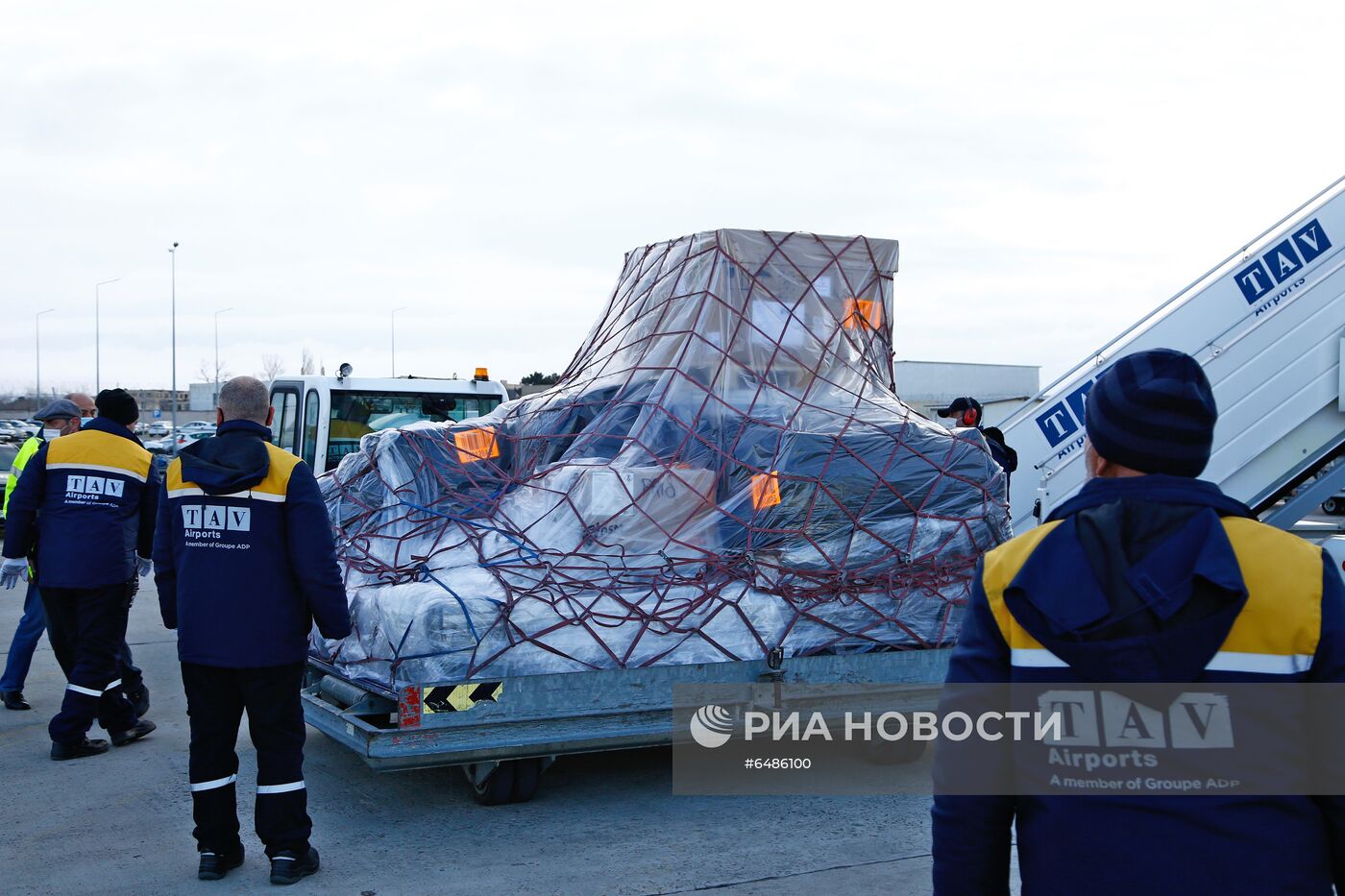 Доставка первой партии вакцины AstraZeneca в Грузию 