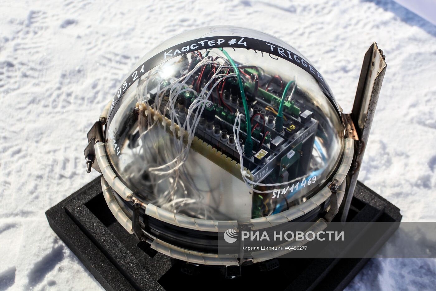 Спуск глубоководного нейтринного телескопа Baikal-GVD на Байкале