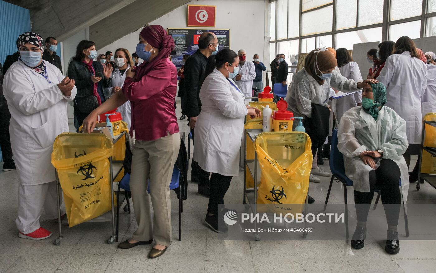 Вакцинация Спутником V в Тунисе