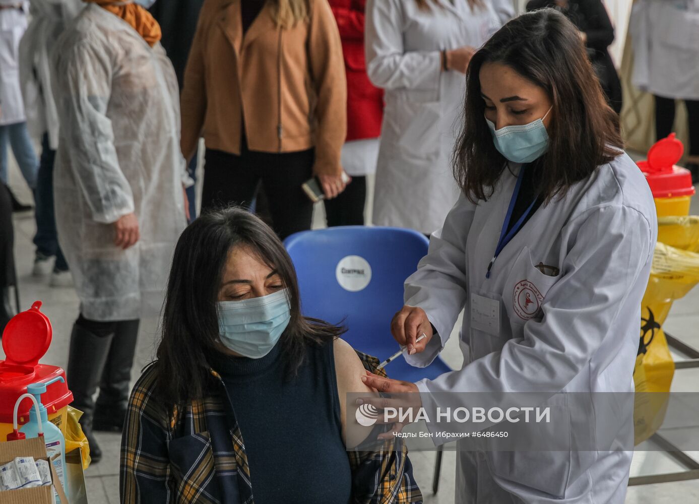 Вакцинация Спутником V в Тунисе