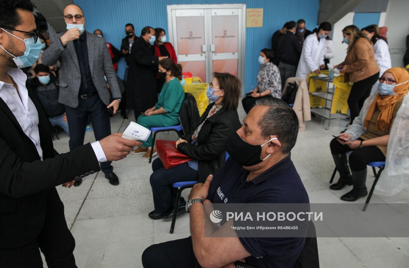 Вакцинация Спутником V в Тунисе