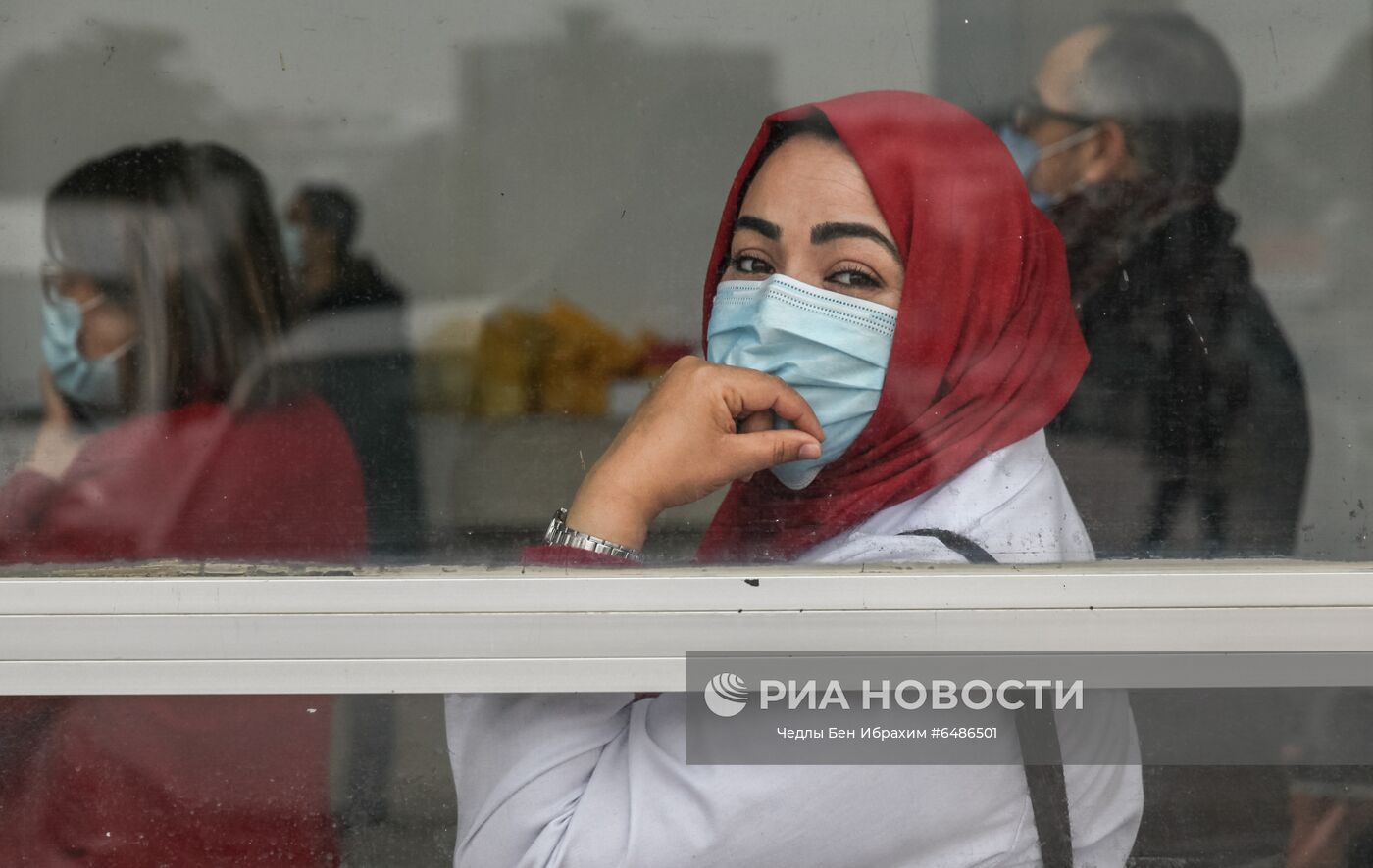 Вакцинация Спутником V в Тунисе
