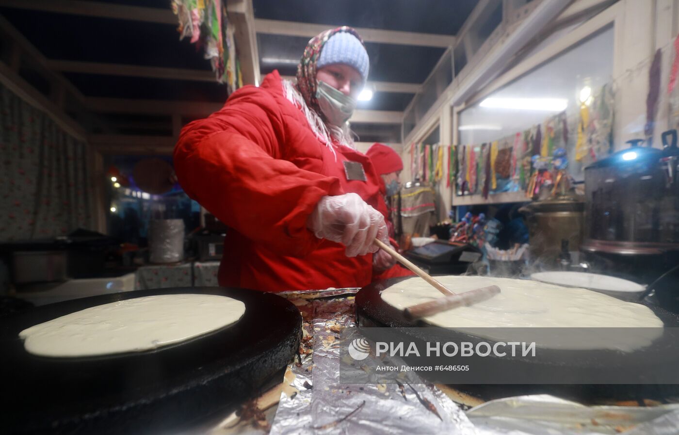 Празднование Масленицы в Москве