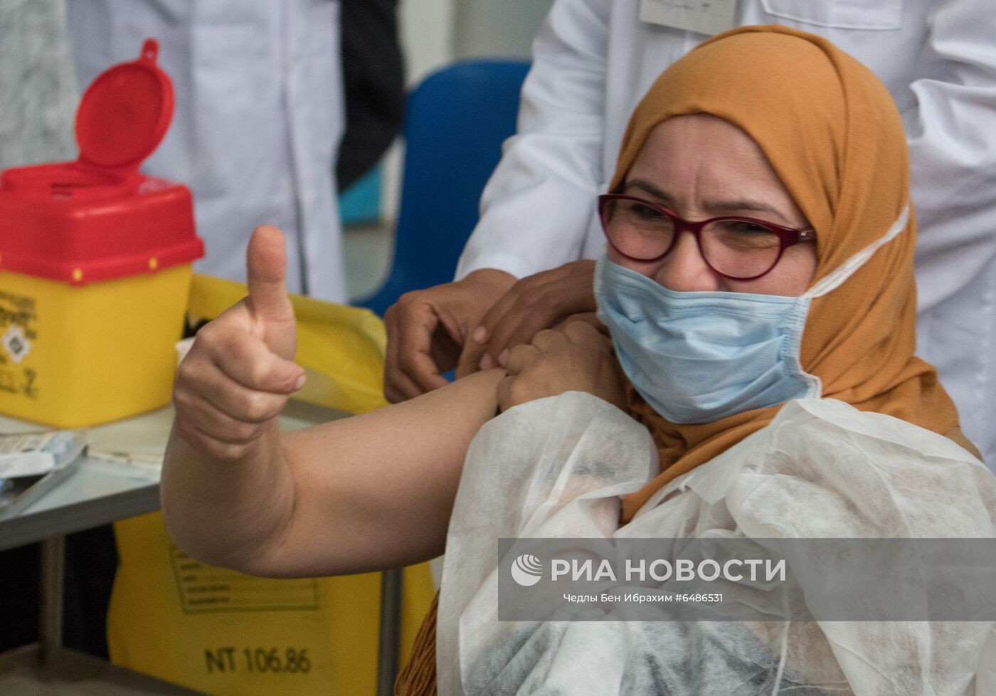 Вакцинация Спутником V в Тунисе