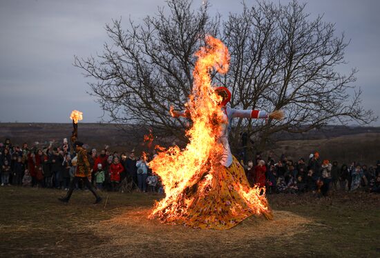 Проводы Масленицы в регионах России