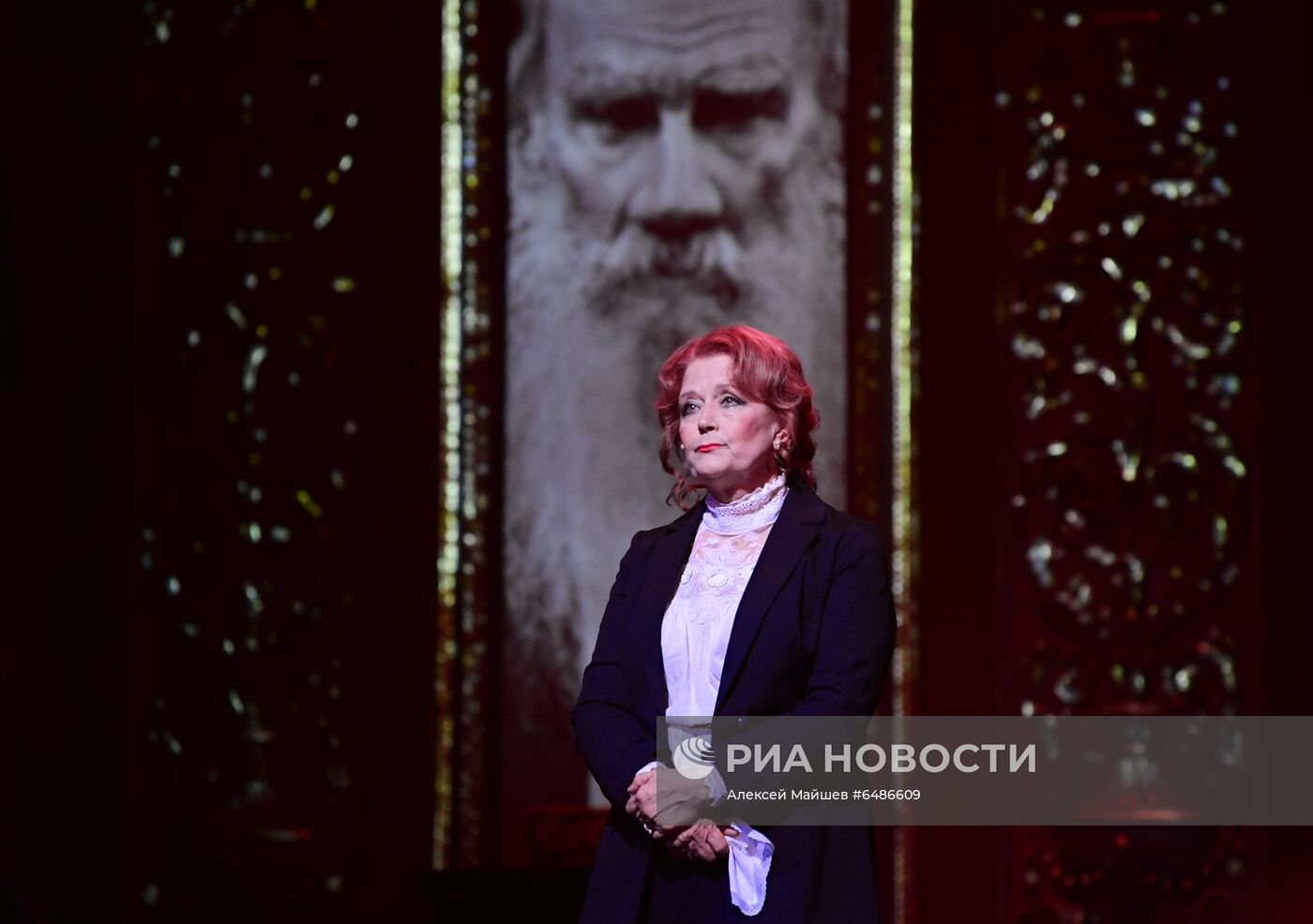 Спектакль А. Созонова "Толстого нет" в театре "Школа современной пьесы"