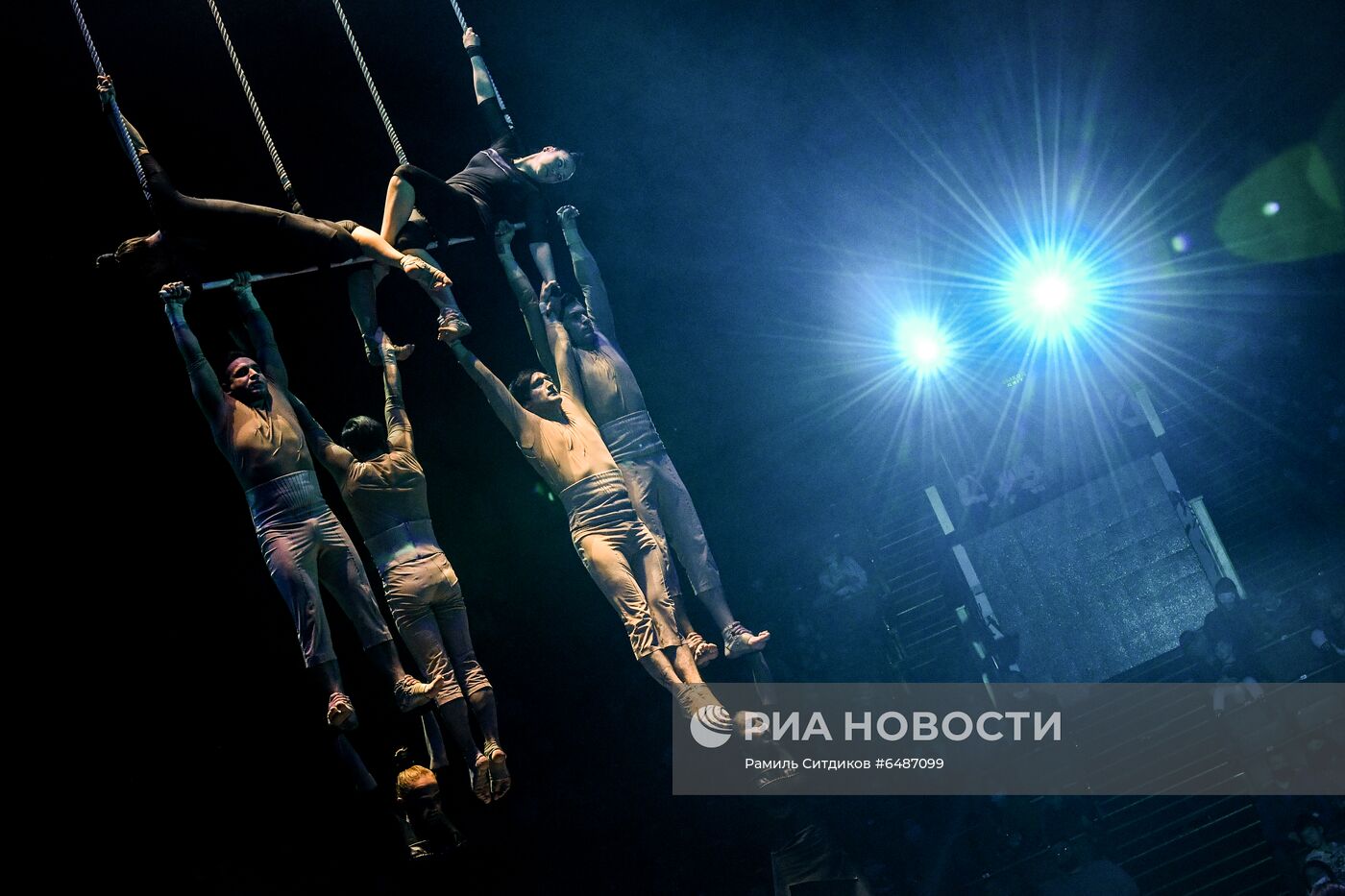 Спектакль "И100РИЯ" в Большом Московском цирке
