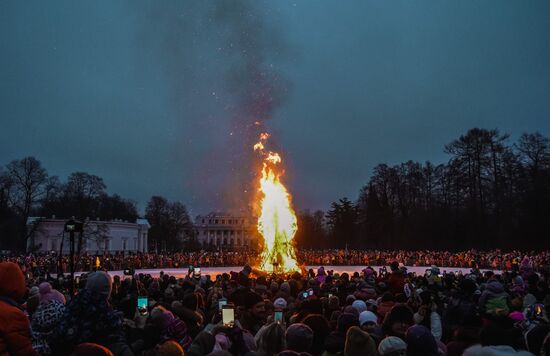 Проводы Масленицы в регионах России