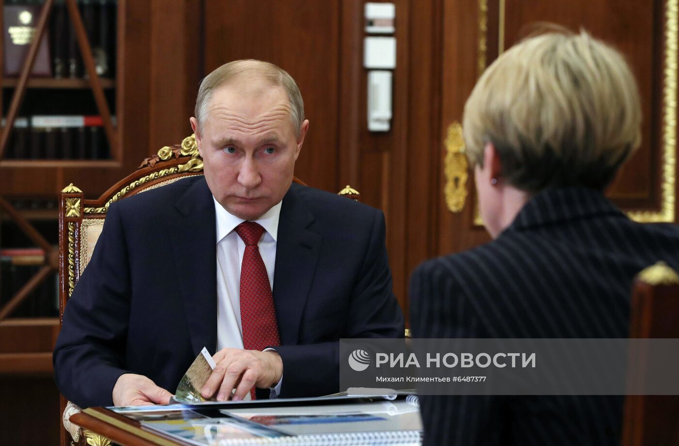 Президент РФ В. Путин провел встречу с главой фонда "Талант и успех" Е. Шмелевой