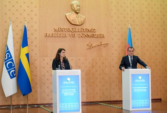 Пресс-конференция главы МИД Азербайджана Д. Байрамова и председателя ОБСЕ А. Линде