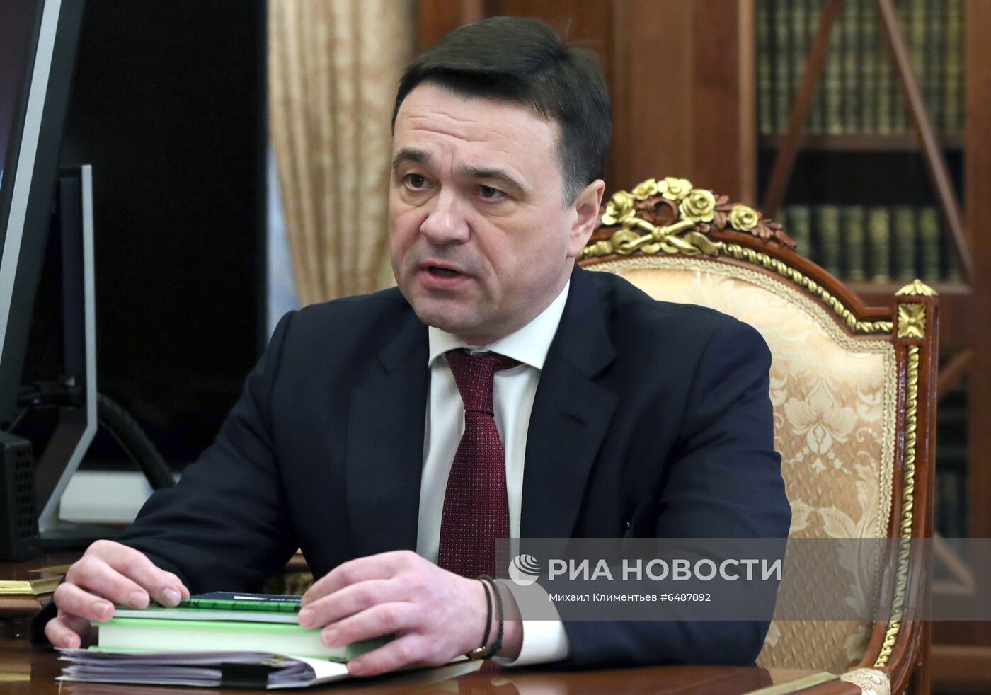 Президент РФ В. Путин провел встречу с губернатором Московской области А. Воробьевым