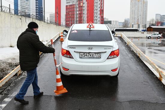 Сдача экзаменов и получение водительского удостоверения в ГИБДД