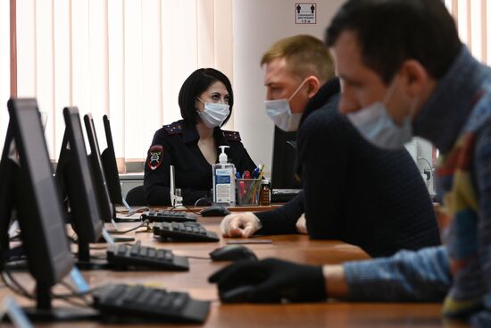 Сдача экзаменов и получение водительского удостоверения в ГИБДД