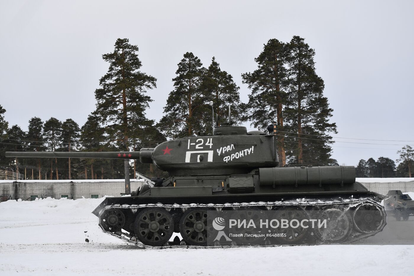 Подготовка военной техники к параду 9 Мая