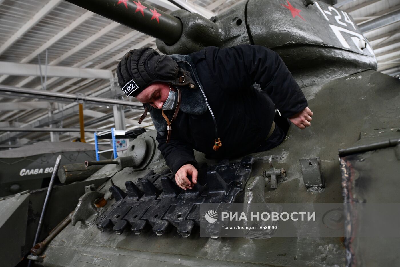 Подготовка военной техники к параду 9 Мая