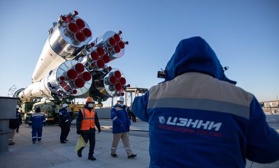 Вывоз ракеты-носителя "Союз-2.1а" с разгонным блоком "Фрегат"