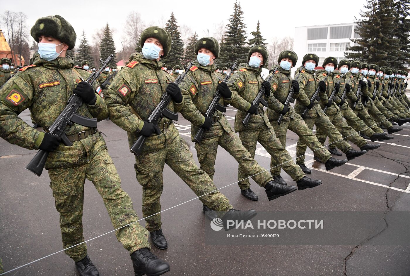 Подготовка курсантов к военному параду на Красной площади 